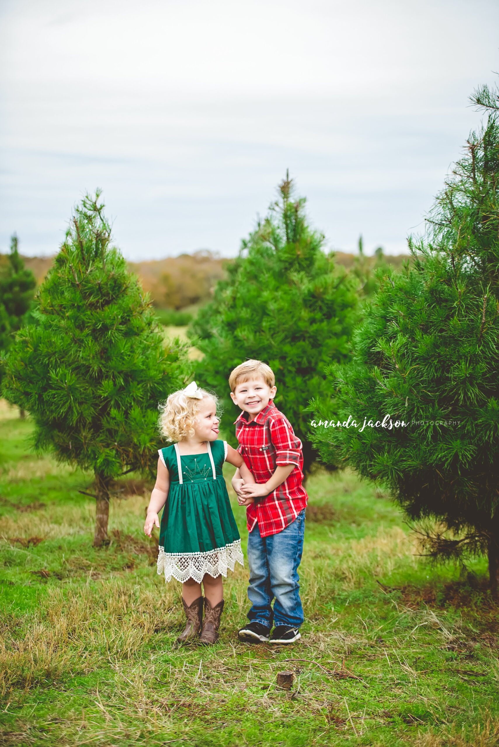 Cayden and Kennedi: Elgin Christmas Tree Farm